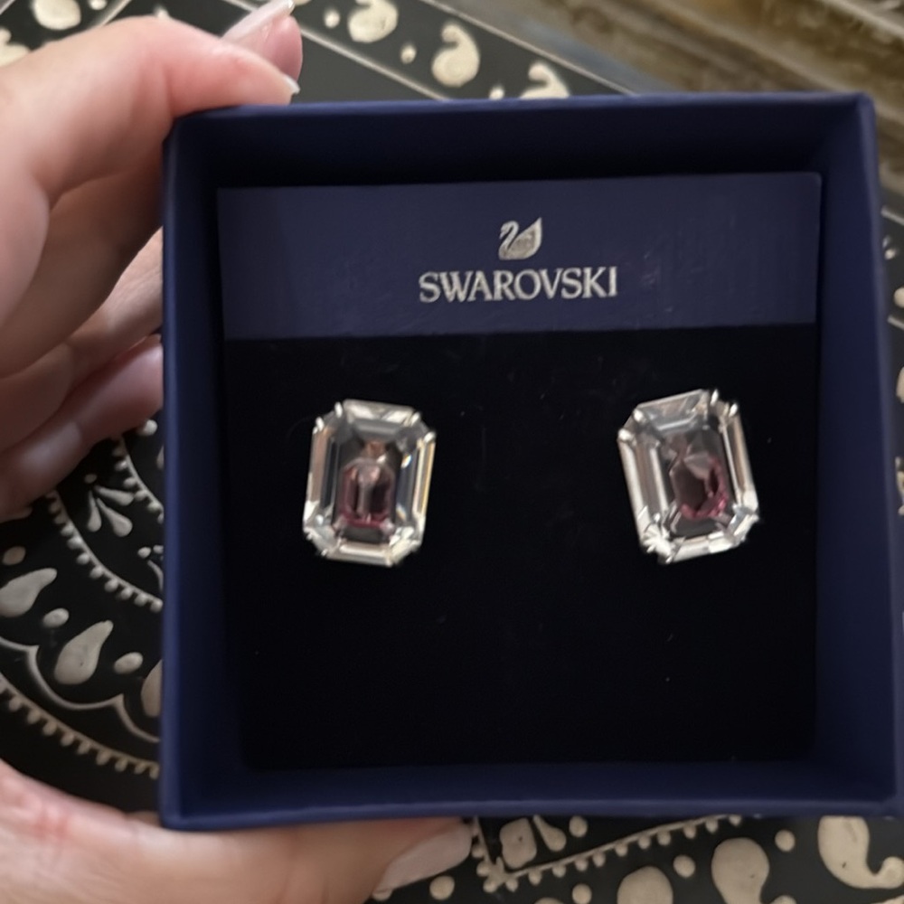 Swarovsky -  CHROMA STUD EARRINGS
